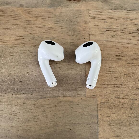 Apple AirPods 3rd Generation with MagSafe Charging Case Original Box Charger - Picture 8 of 10